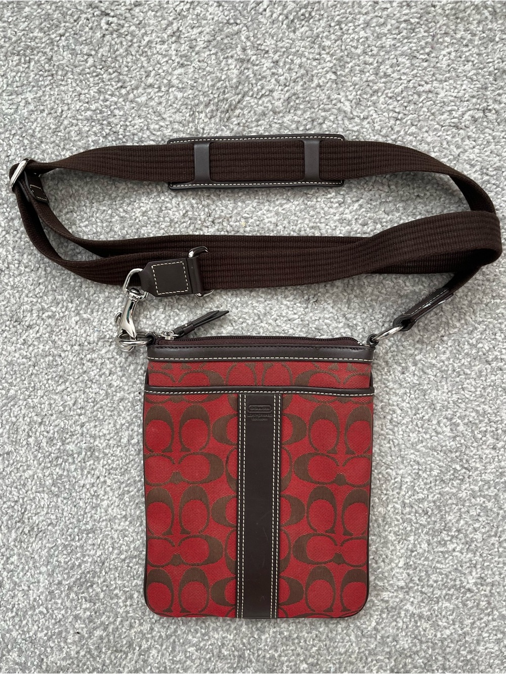 EUC Coach Red Signature Stripe Swingpack Crossbody in Red and Brown Jacquard